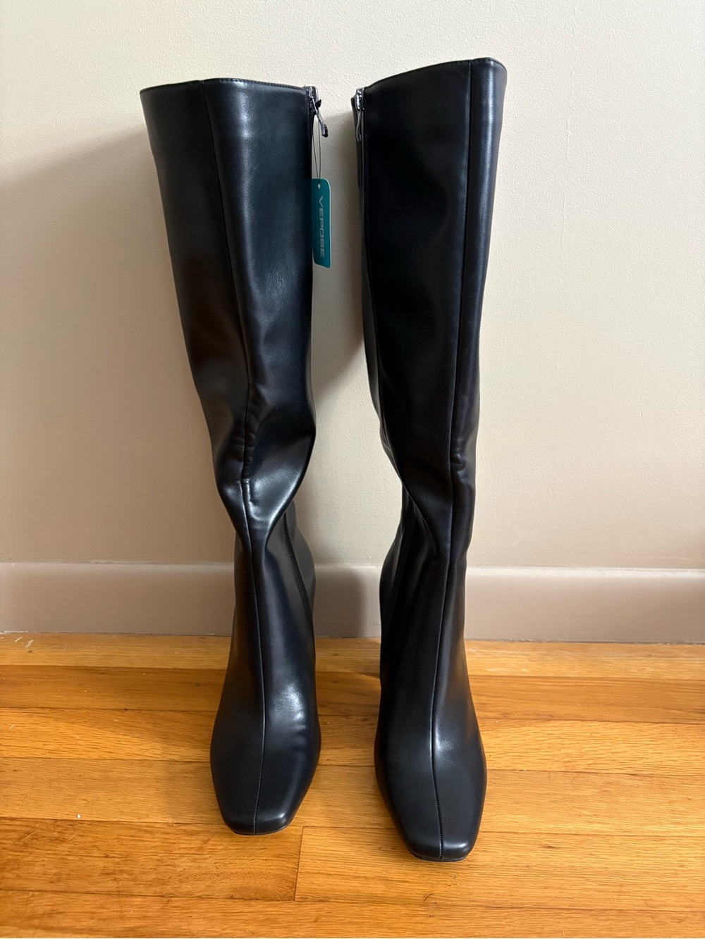 Women's Black Knee-High Boots with Heel